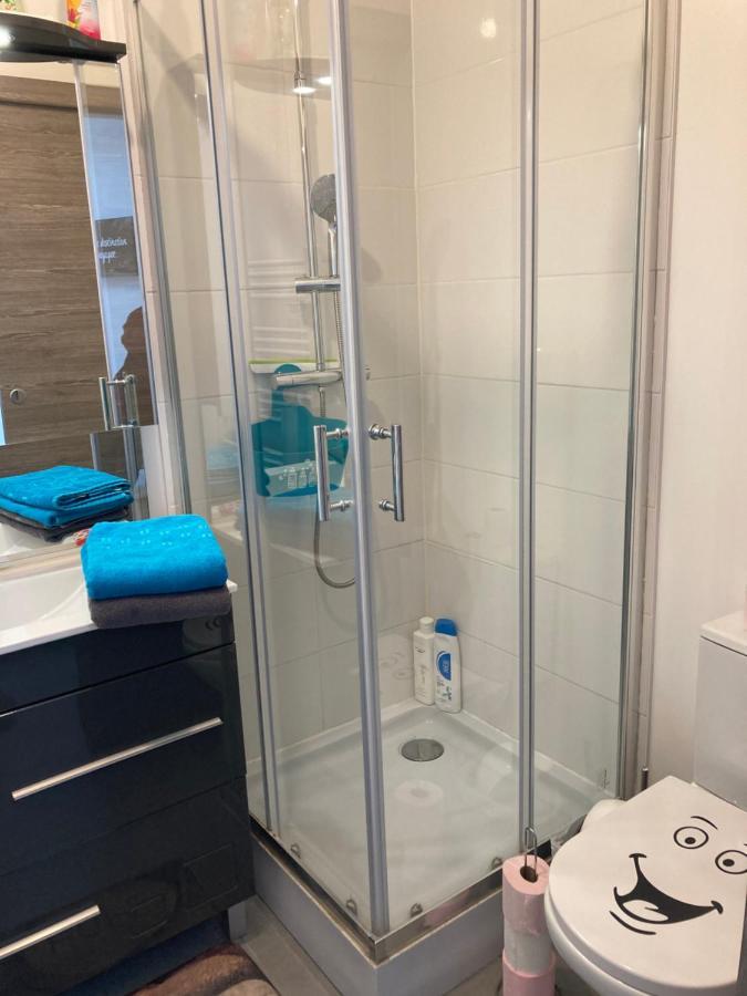Bel Appartement T2 Climatise Avec Piscine Poitiers-Futuroscope-Creps De Poitiers Vouneuil-sous-Biard Luaran gambar